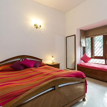 Eleven Bed & Breakfast Ню Делхи Екстериор снимка